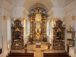 Blick in den Kirchenraum