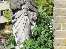 Hl. Petrus beim Kriegerdenkmal